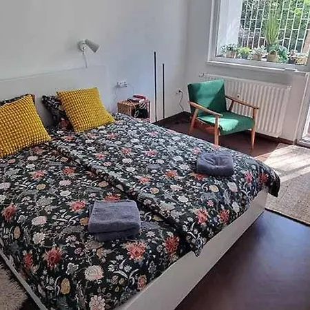 Appartamento Vintage Près De L'académie De Medecine Sofia