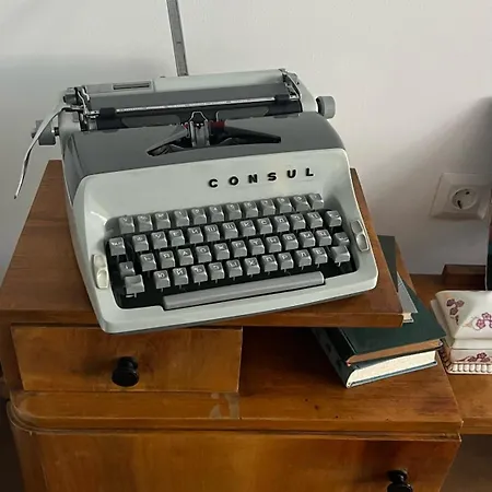 Vintage Pres De L'academie De Medecine